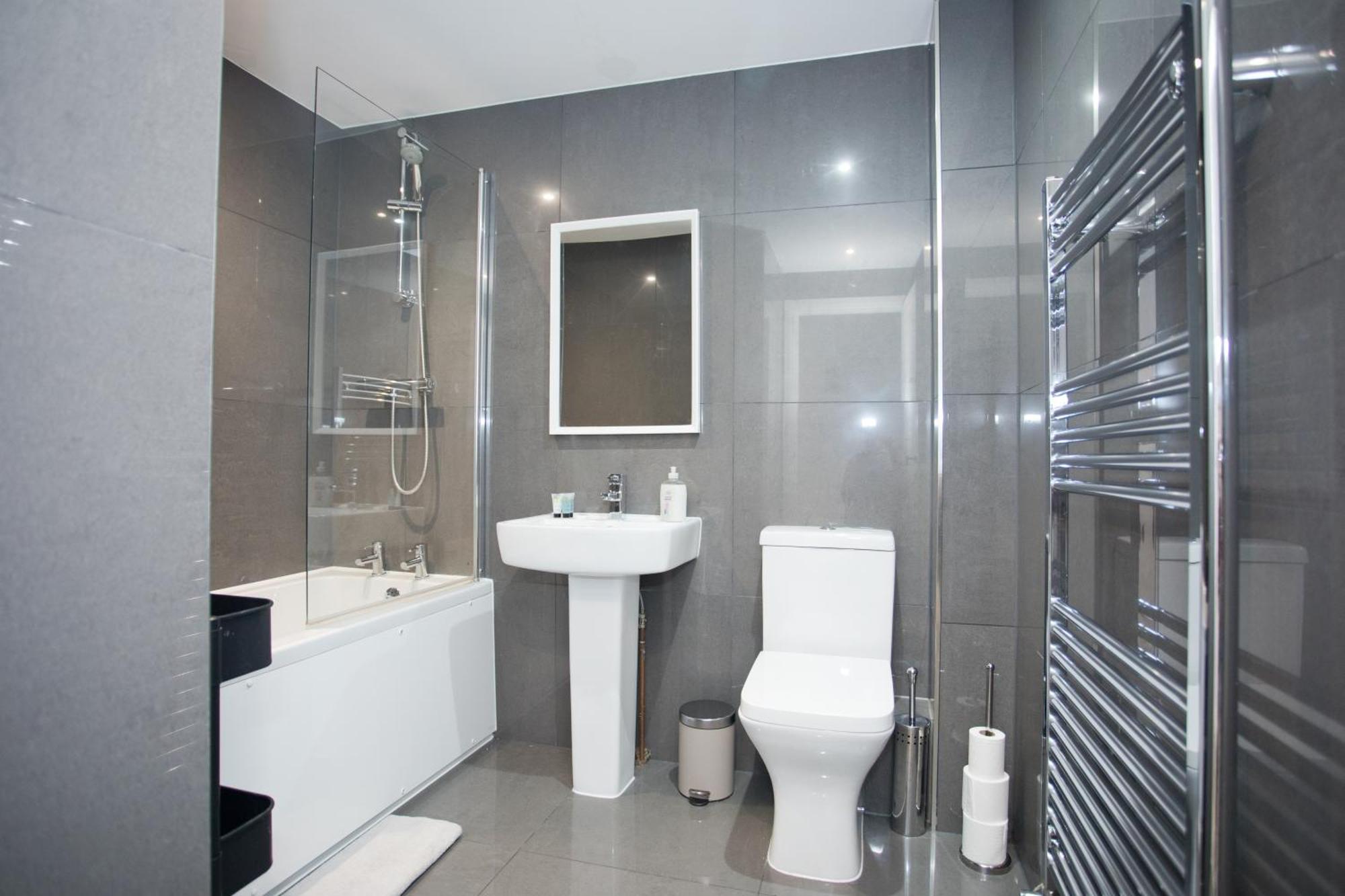 Sea Air - 2 Bedrooms - Parking - Mins To Beach 伯恩茅斯 外观 照片